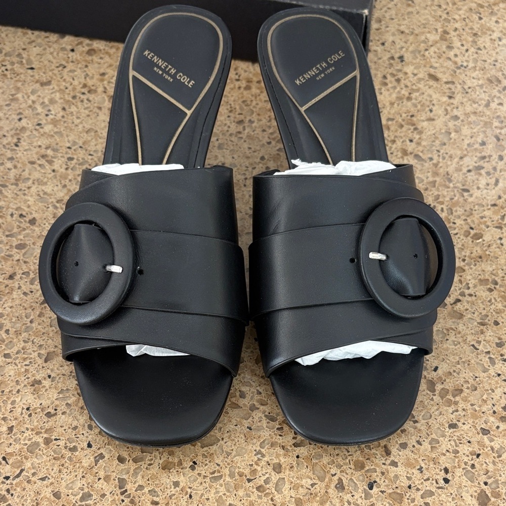 Kenneth Cole Black Valentina